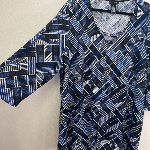 AnyWear By Catherines Plus 3X 26/28W Blue White Abstract Tunic Top Shirt - Picture 8 of 11